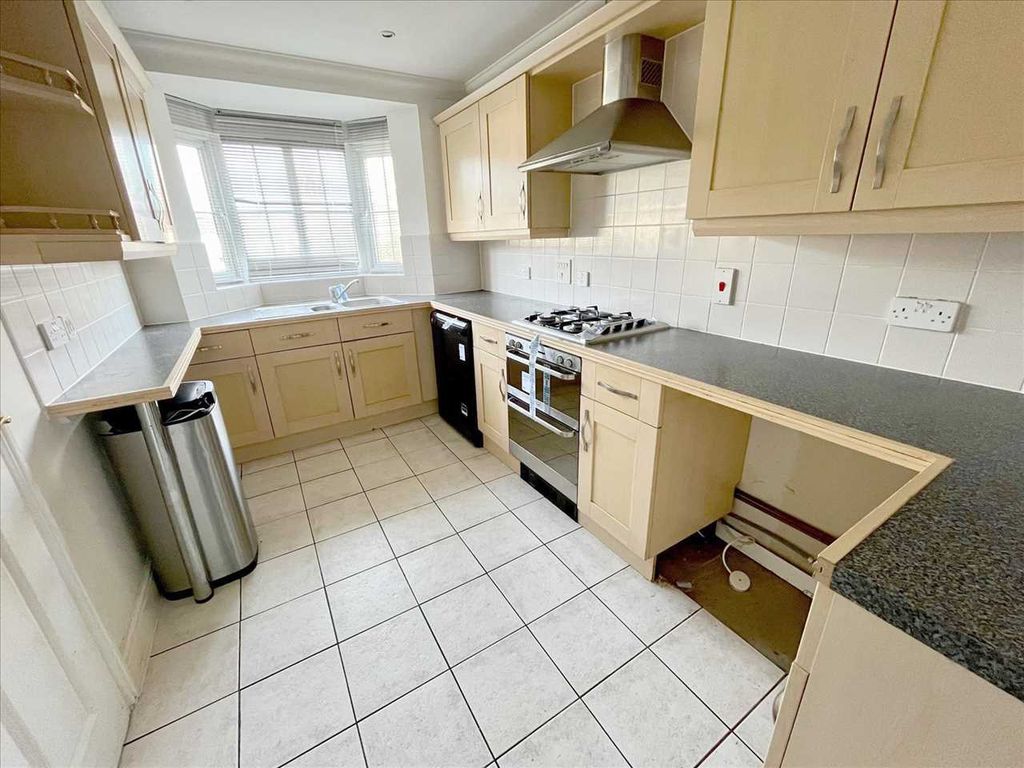 Property photo 2 of 6 Kitchen