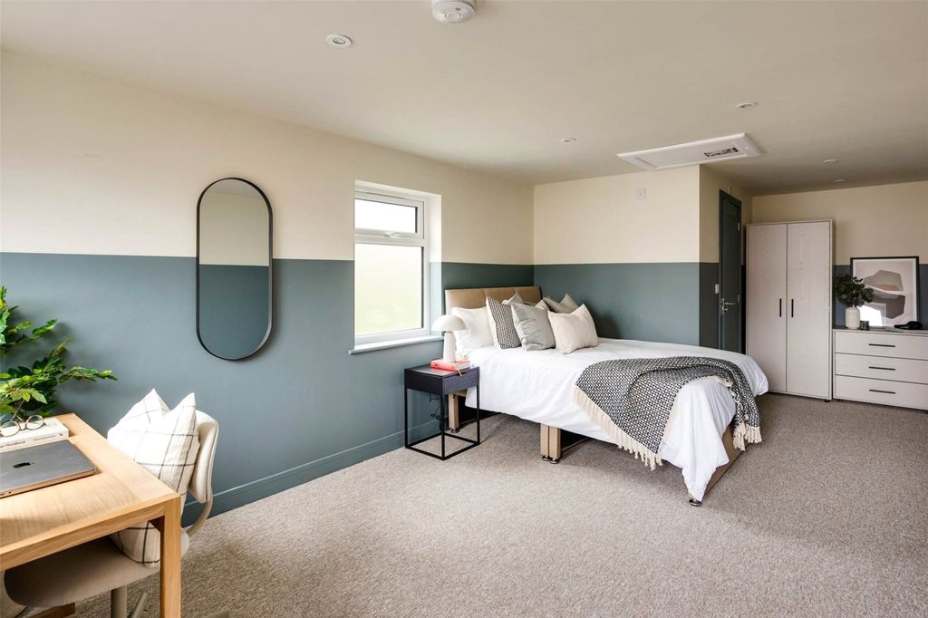 Property photo 2 of 8 Picture No. 01