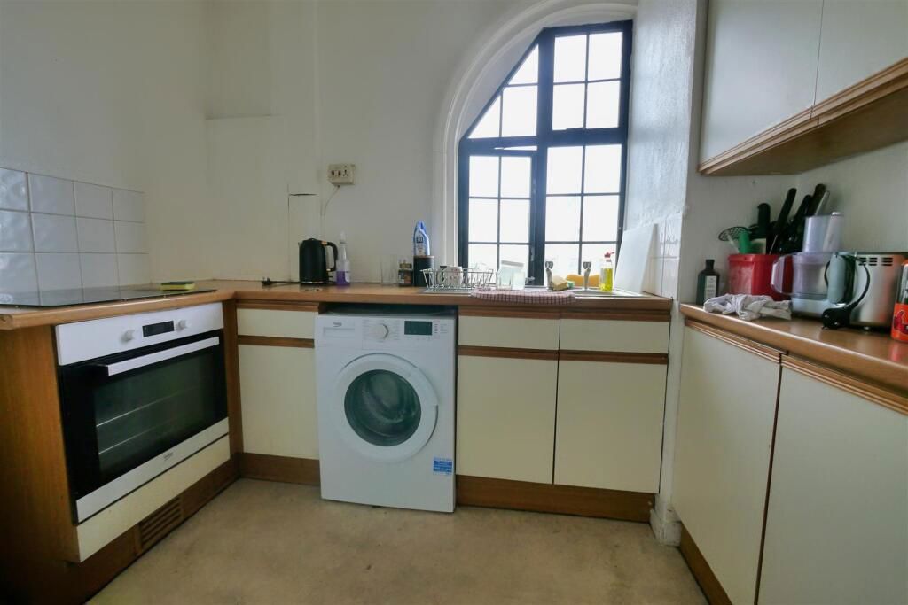 Property photo 3 of 6