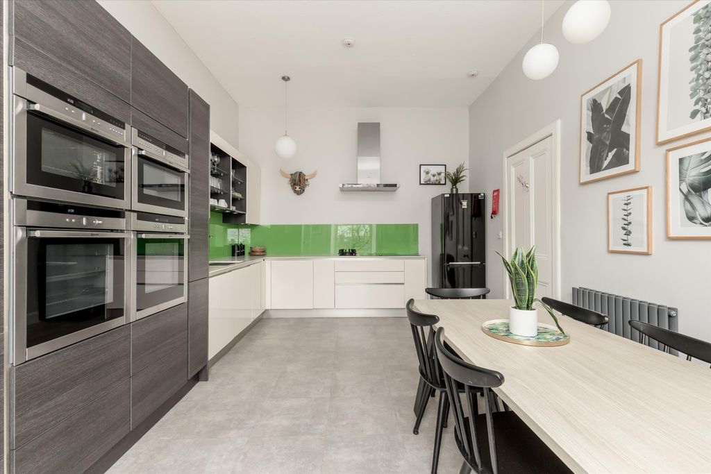 Property photo 3 of 18 Image