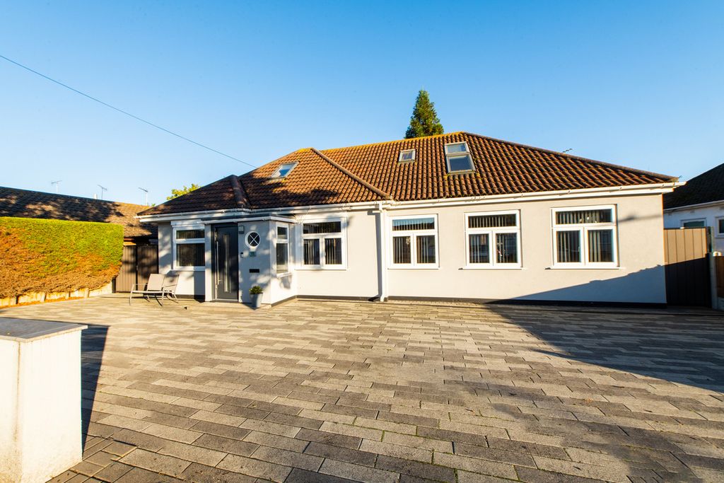 Property photo 1 of 43