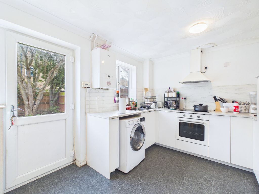 Property photo 3 of 8 Cam01909G0-Pr0479-Still009