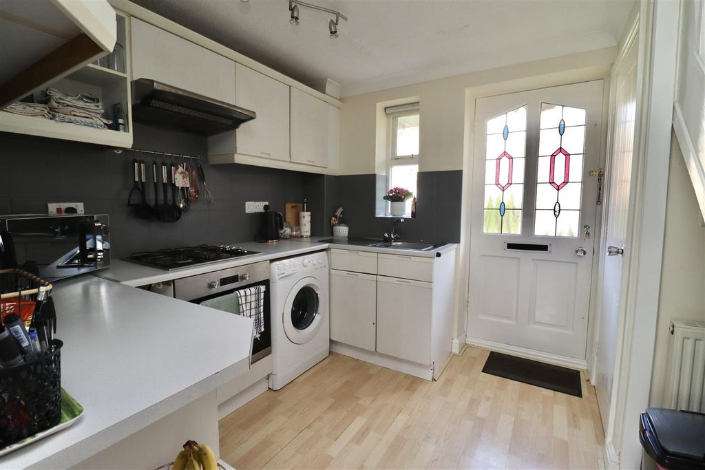 Property photo 2 of 12 Kitchen