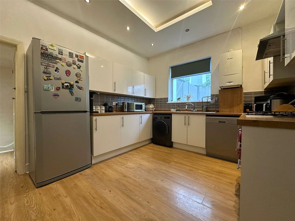 Property photo 3 of 32 Picture No. 25