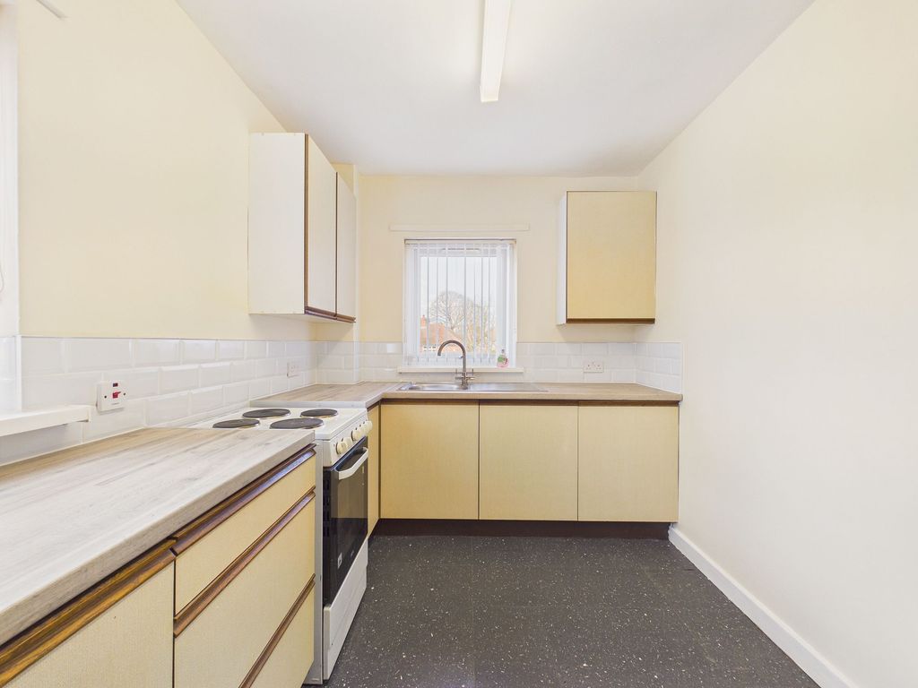 Property photo 3 of 8 Kitchen