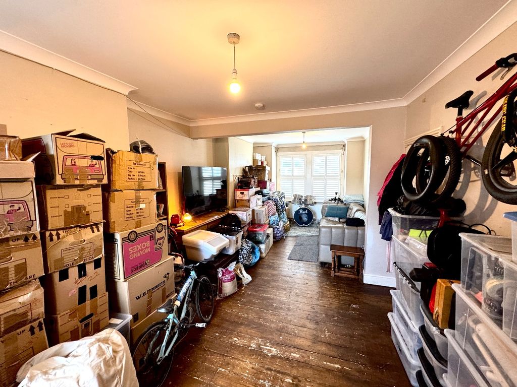 Property photo 2 of 13 4595754