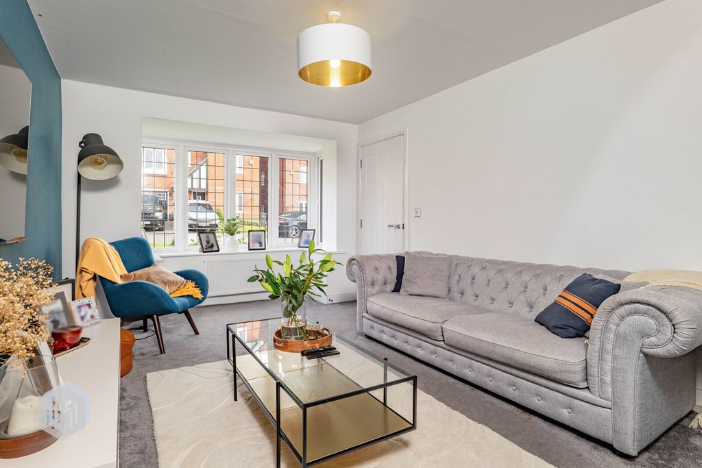 Property photo 2 of 35 Picture No. 14