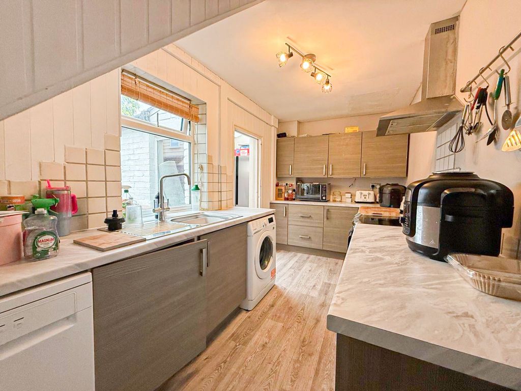 Property photo 2 of 16 Photo 7