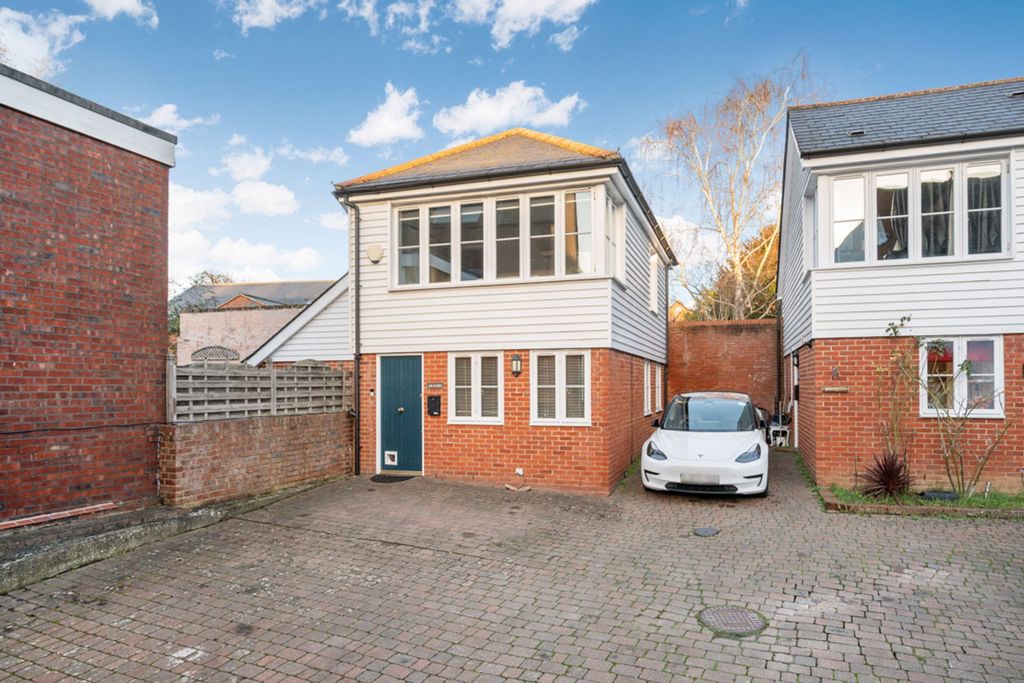 Property photo 1 of 14 High Street, Ewell Village, Epsom