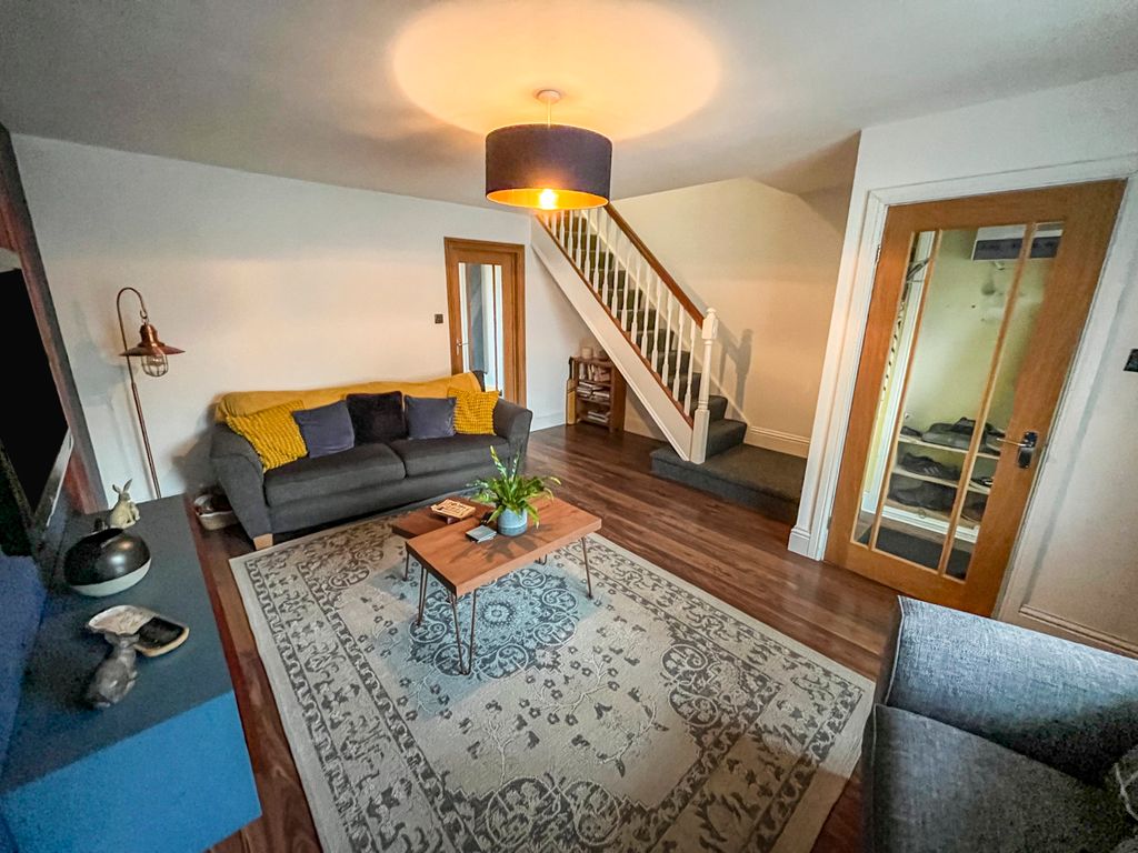 Property photo 3 of 15 Lounge