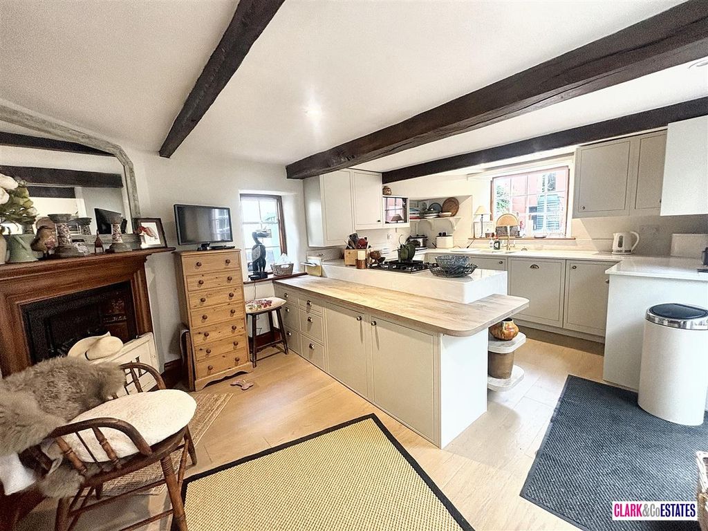 Property photo 3 of 15 Kitchen