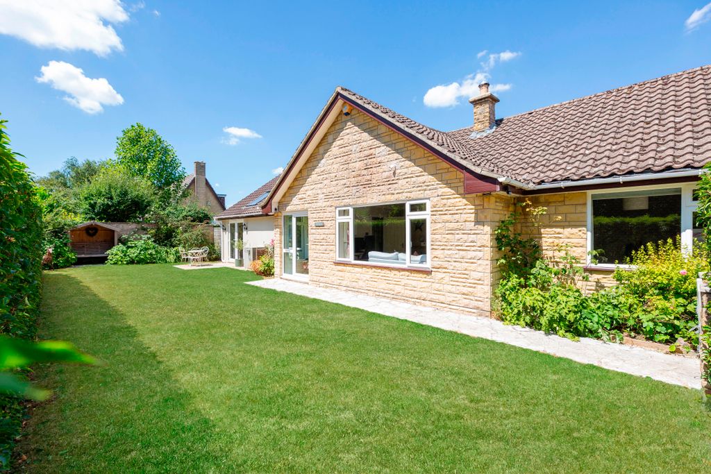 Property photo 1 of 25