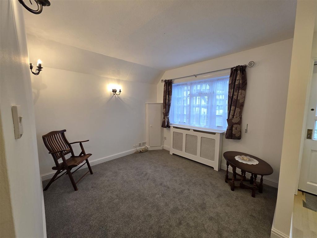 Property photo 2 of 8 Living Area