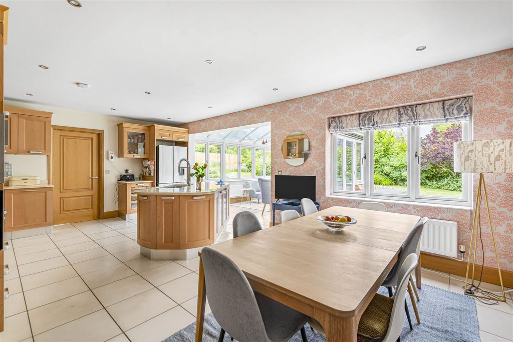 Property photo 3 of 37 13_55557.Jpg