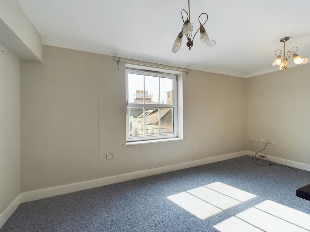 Property photo 3 of 11 Cam02534G0-Pr0437-Still007.Jpg