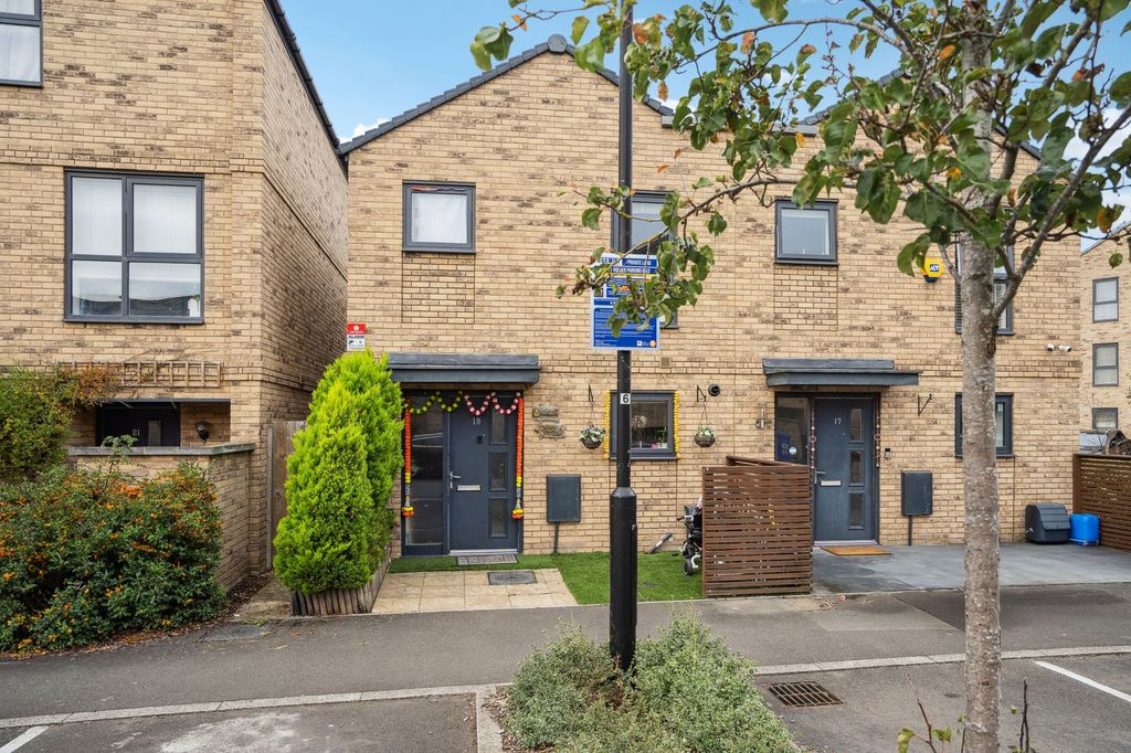 Property photo 1 of 19