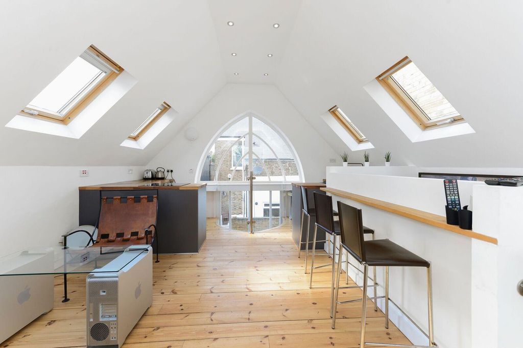 Property photo 1 of 7 Helliwell &amp; Co.