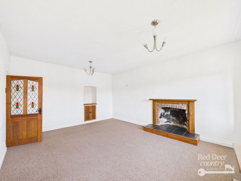 Property photo 3 of 14 Sitting Room