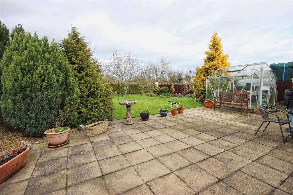 Property photo 2 of 21 Outside