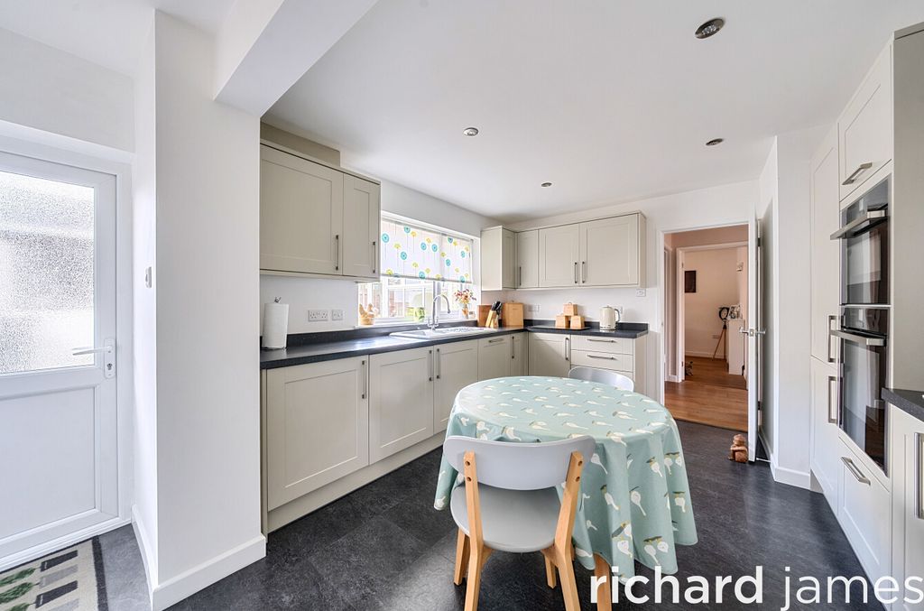 Property photo 3 of 12 De72570957d349Abafe5d9E2A503Bc8F