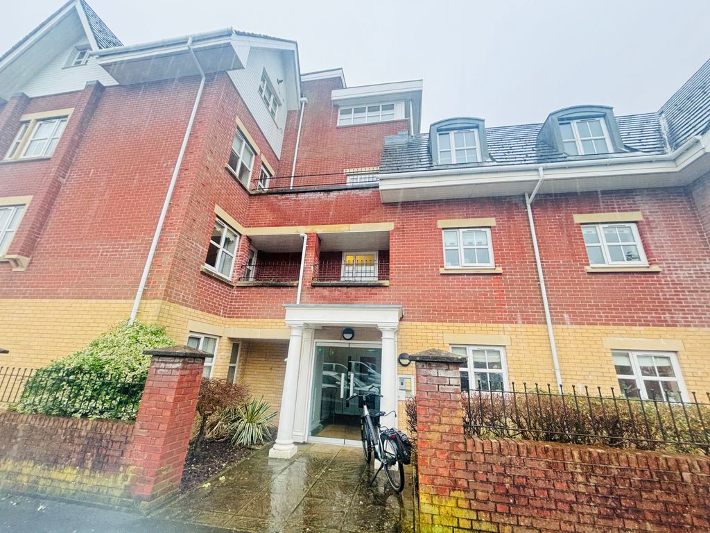 Property photo 1 of 18 Image