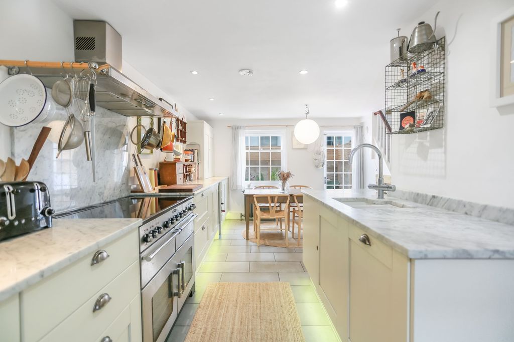 Property photo 3 of 21