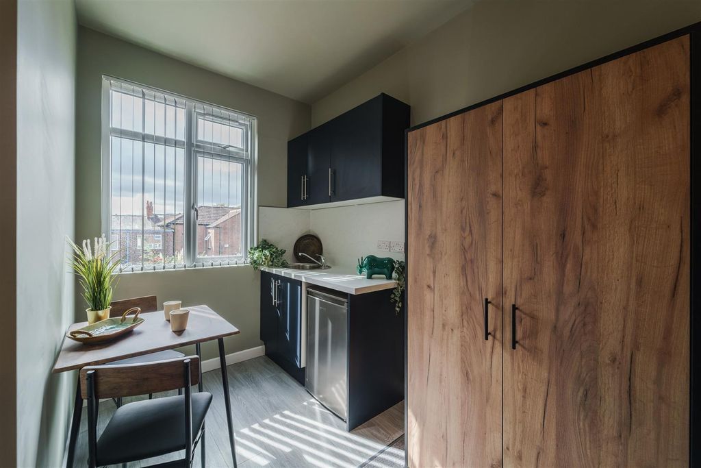 Property photo 2 of 13 029-A7R01563-Hdr.Jpg