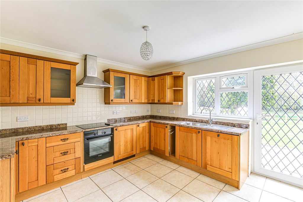 Property photo 2 of 19 Picture No. 21