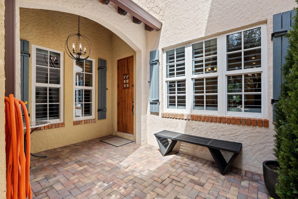 Property photo 3 of 10 <Alttext/>
