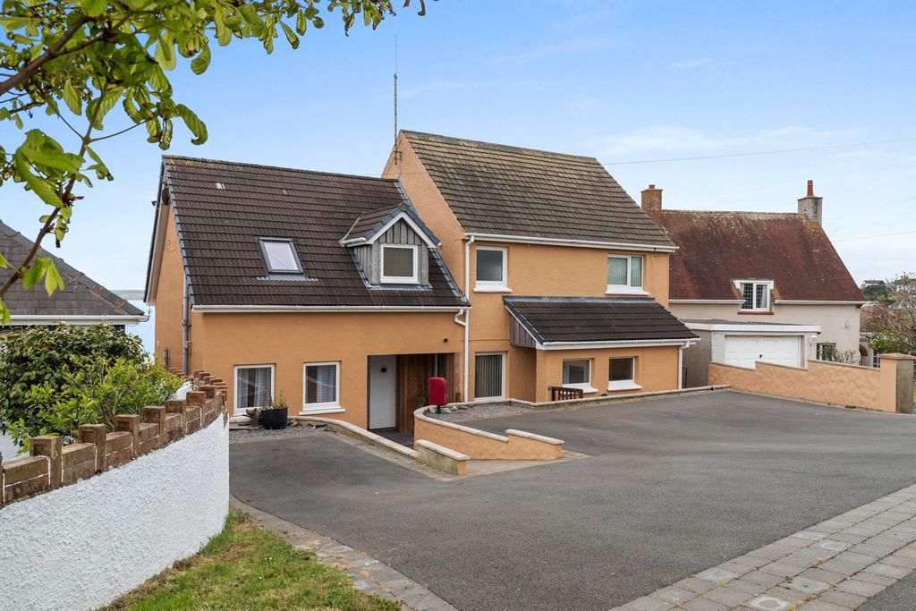 Property photo 1 of 42