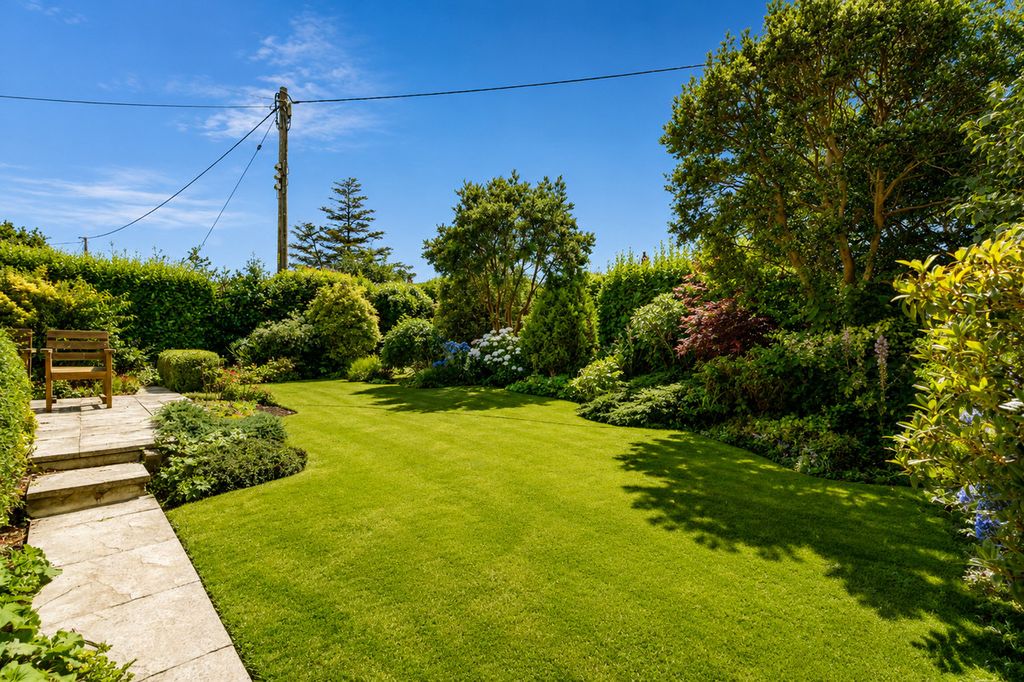 Property photo 2 of 22