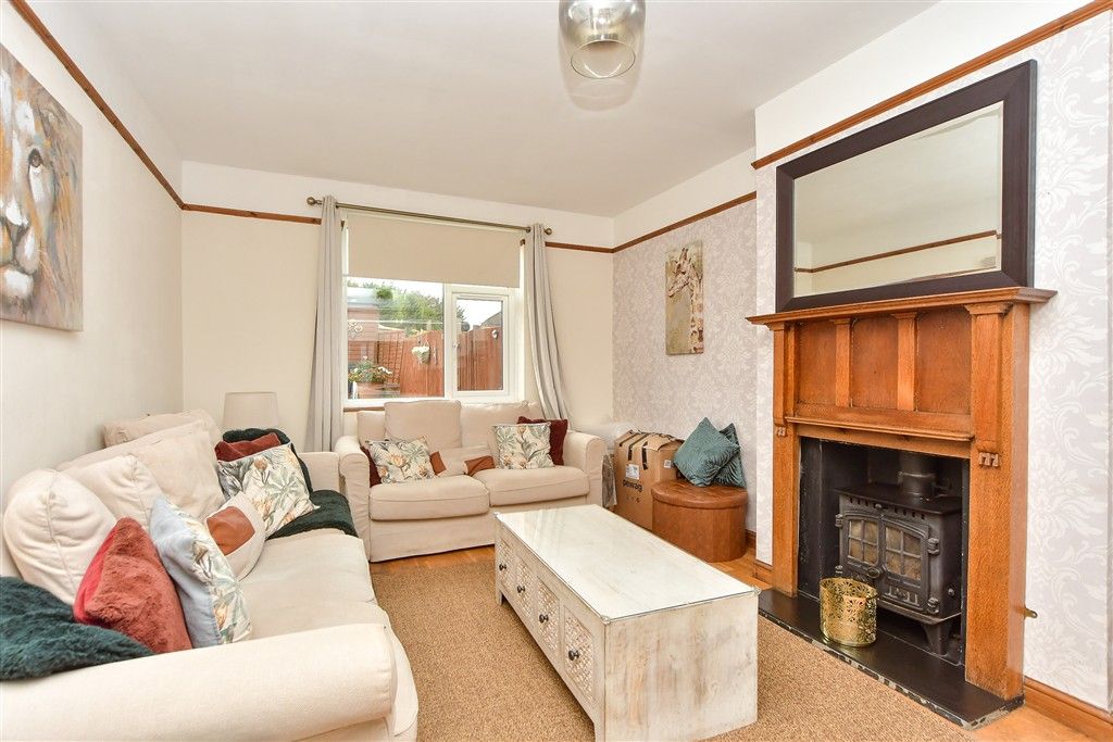 Property photo 1 of 10 Lounge