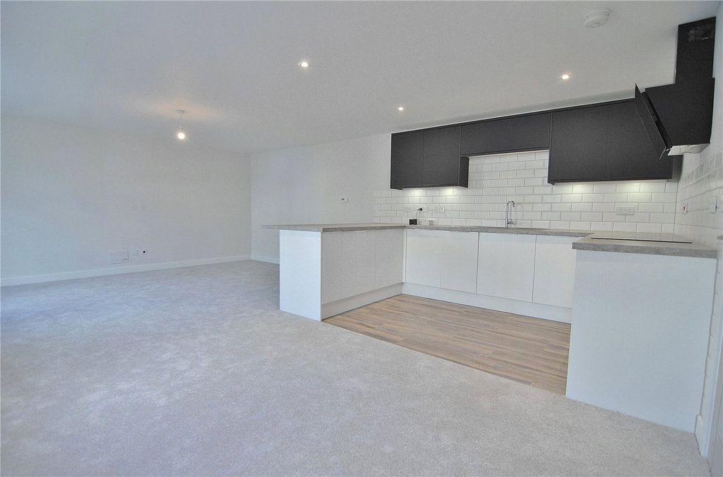 Property photo 3 of 12 Picture No. 33