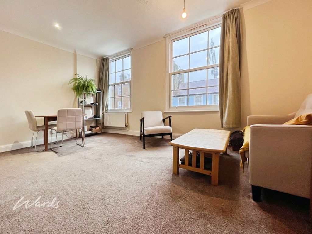 Property photo 1 of 8 Lounge