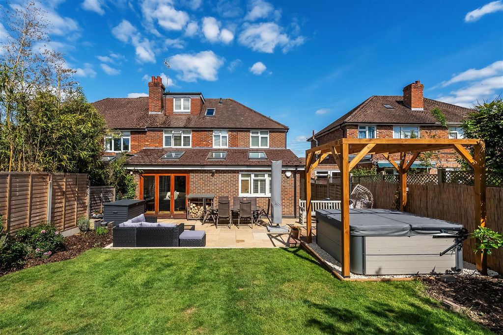 Property photo 2 of 23 127-Cobham-Road-38.Jpg