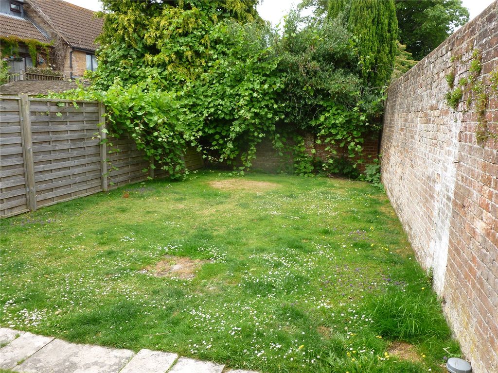 Property photo 2 of 2 Garden