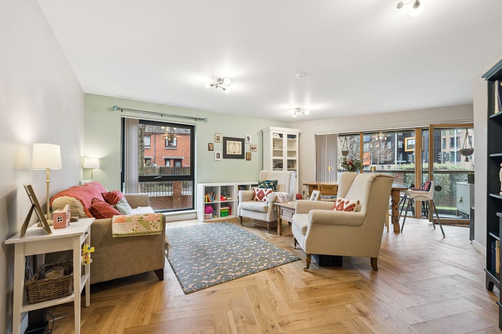 Property photo 2 of 20