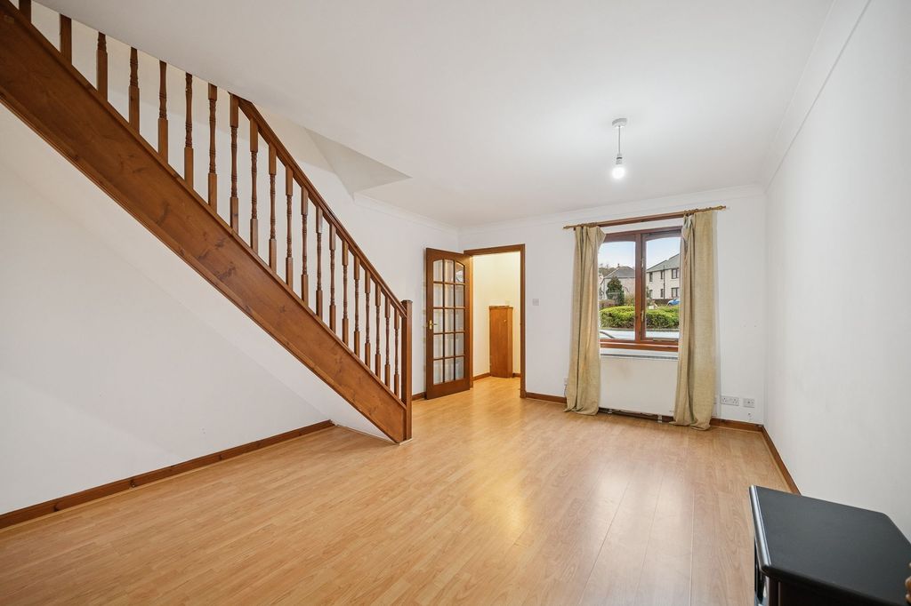 Property photo 2 of 23 Lounge