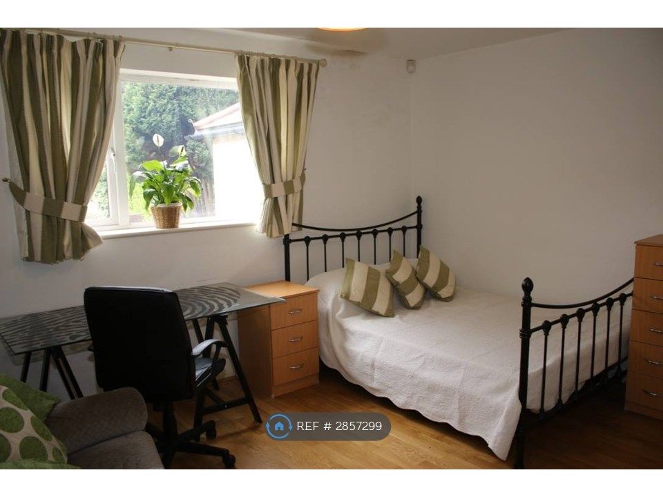 Property photo 1 of 5 Room 2