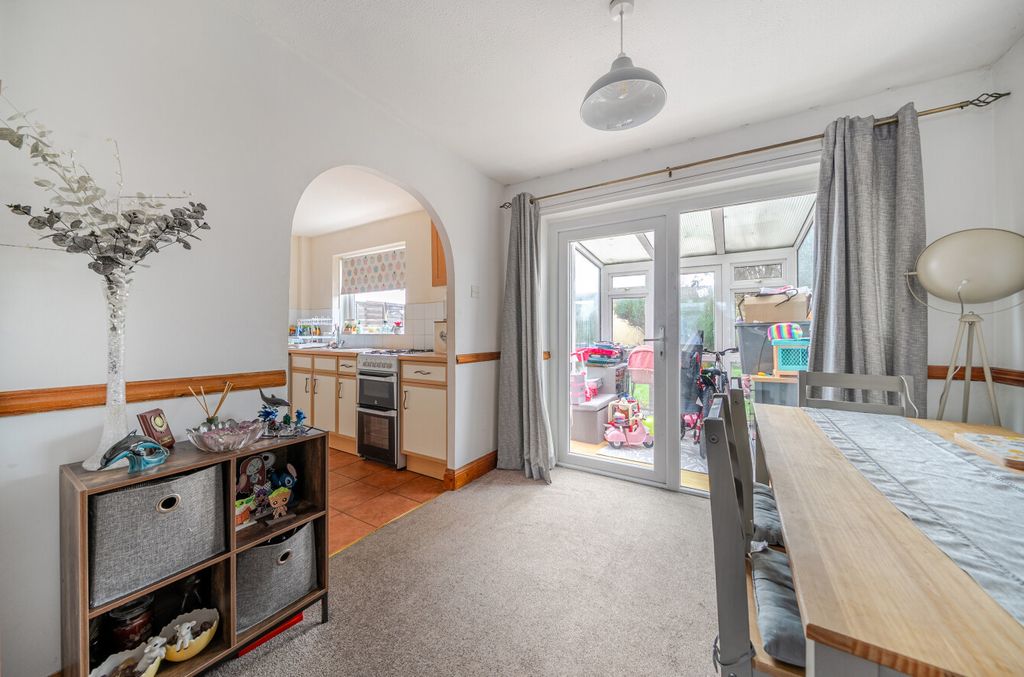 Property photo 3 of 10 1399879-11-6981E6...