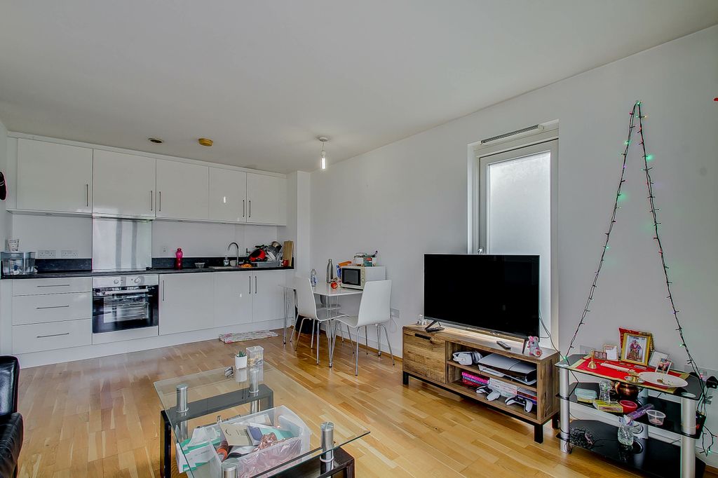 Property photo 3 of 7
