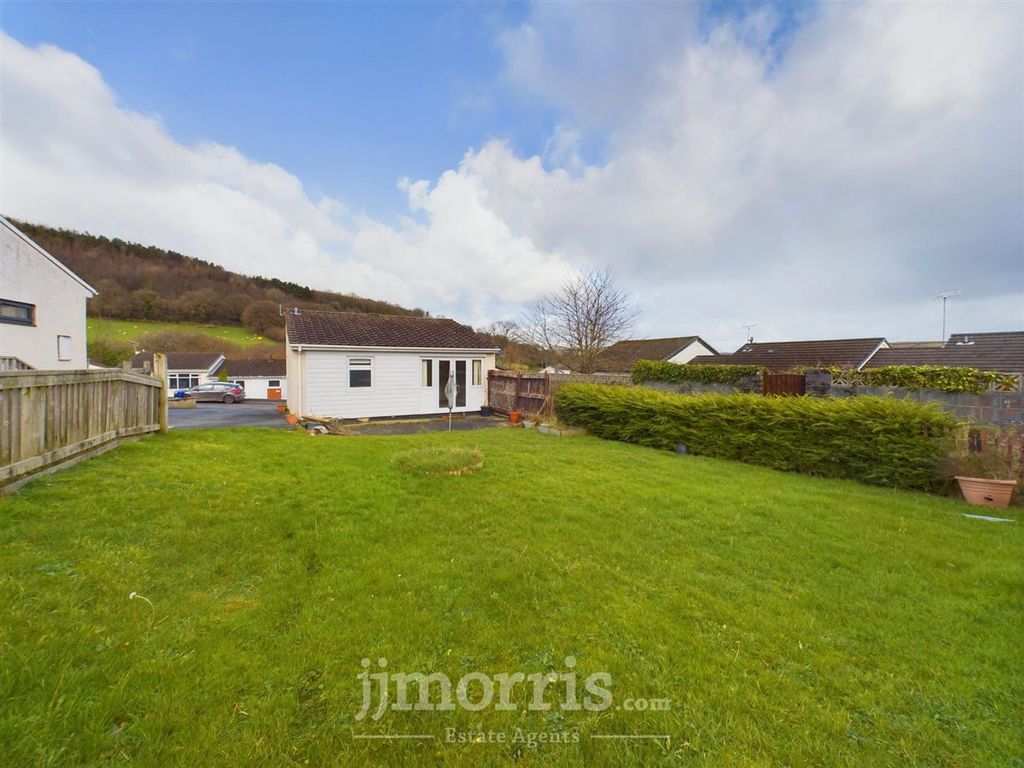 Property photo 3 of 20 Cam03686G0-Pr0230-Still023.Jpg