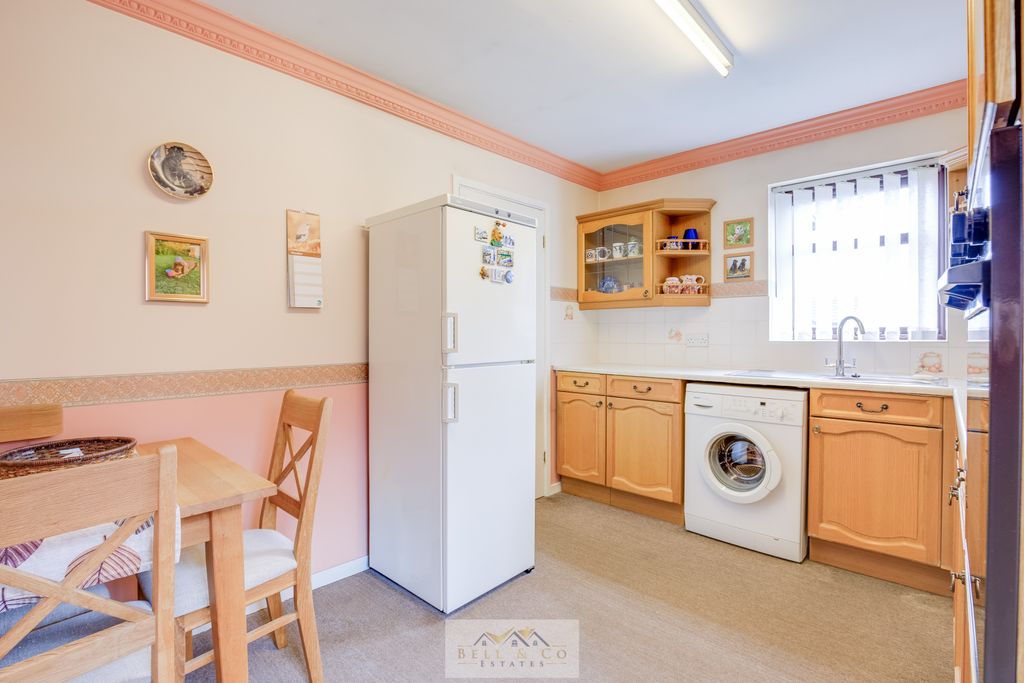 Property photo 3 of 20 Kitchen 1.1