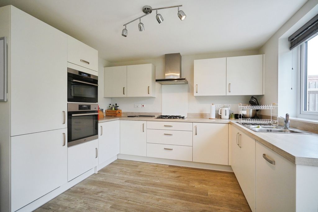 Property photo 2 of 19 Pbox-Img.Jpg