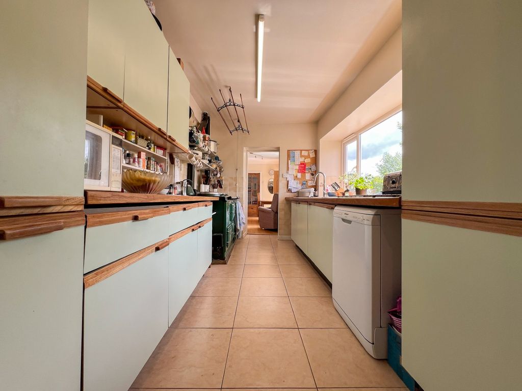 Property photo 3 of 24 Ea9Bb032-8d65-4026-8Fdc-050E65F8d4B6