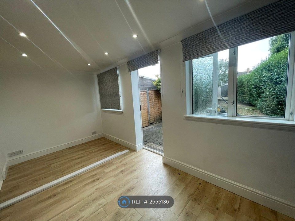 Property photo 2 of 26