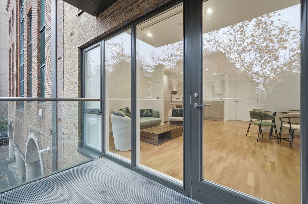 Property photo 2 of 21 Photo 2