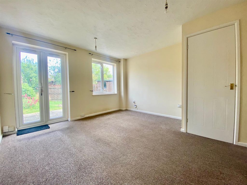 Property photo 3 of 11