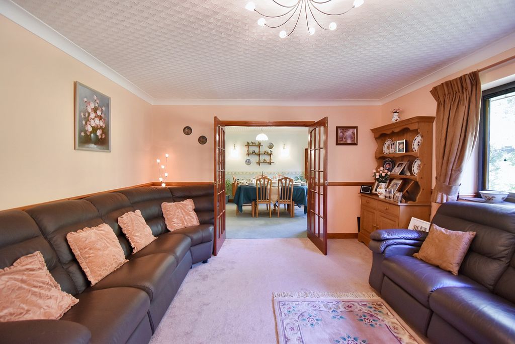 Property photo 3 of 34
