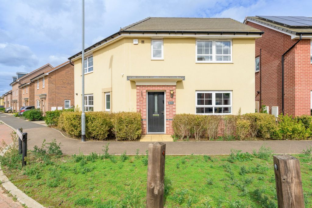 Property photo 1 of 18